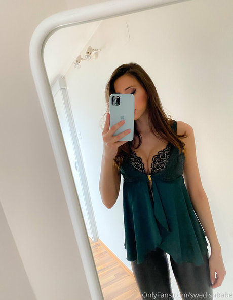 swedishbabe model naked picture