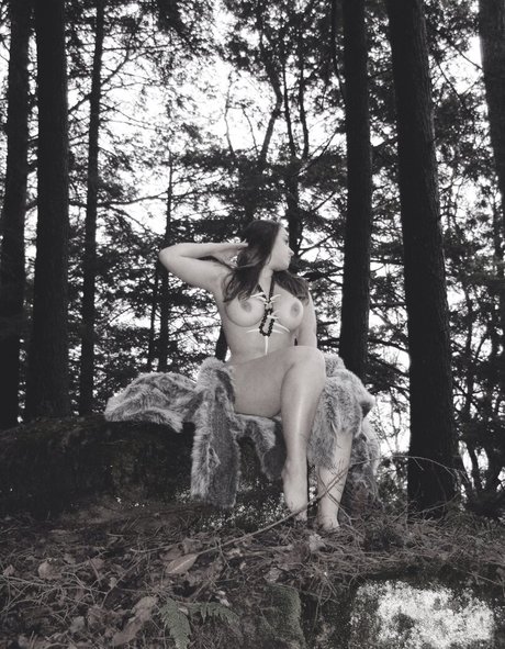 Tiffany Capotelli naked model galleries