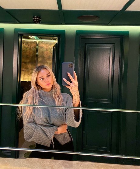 Andelika exclusive pornstar pictures