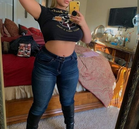 Megan Velez nude star pic