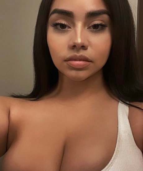 Megan Velez model adult img