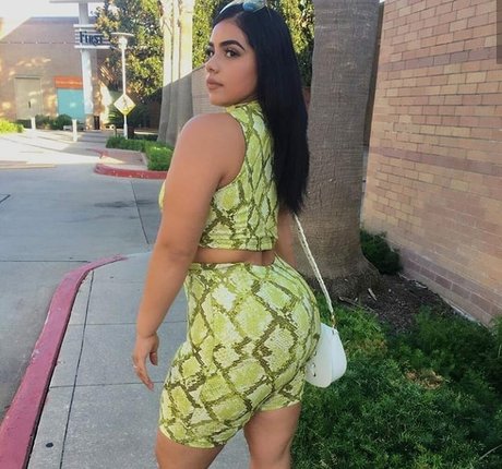 Megan Velez hd star images