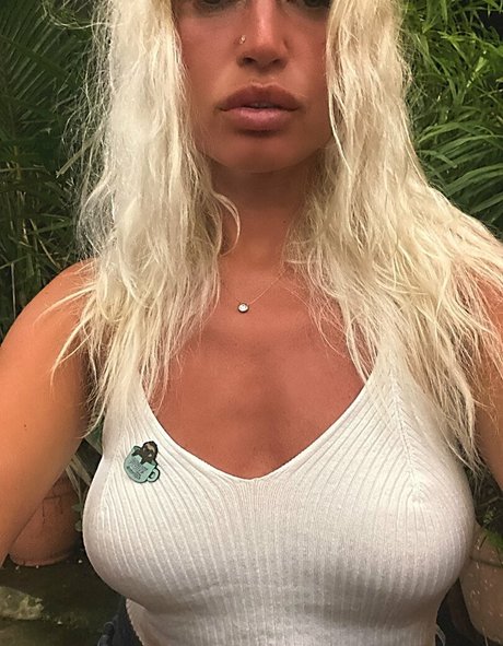 fit miley hot model gallery