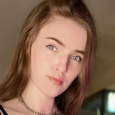 lilliefree model top pictures