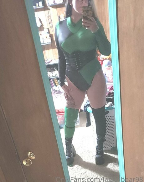 logie bear98 sexy model picture