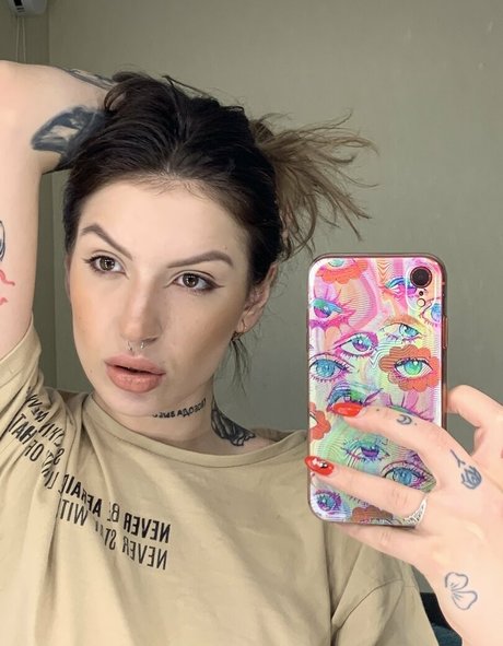 steishaginnes model free image