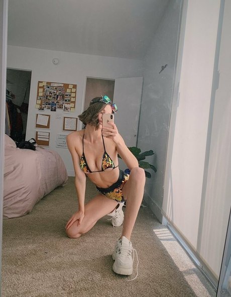 Michelle Ellyse Schlaman star nude galleries