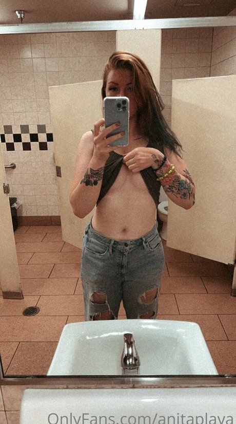 Anita Playa exclusive star image