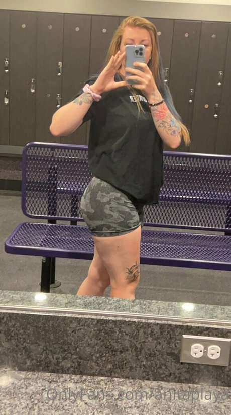 Anita Playa exclusive model pictures