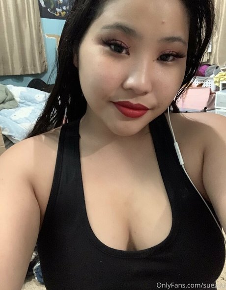 suezuu model pornographic photo