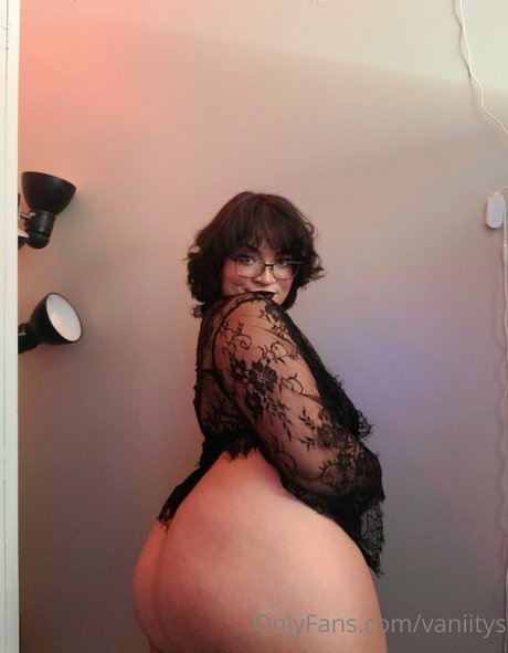 vaniitys free model photo