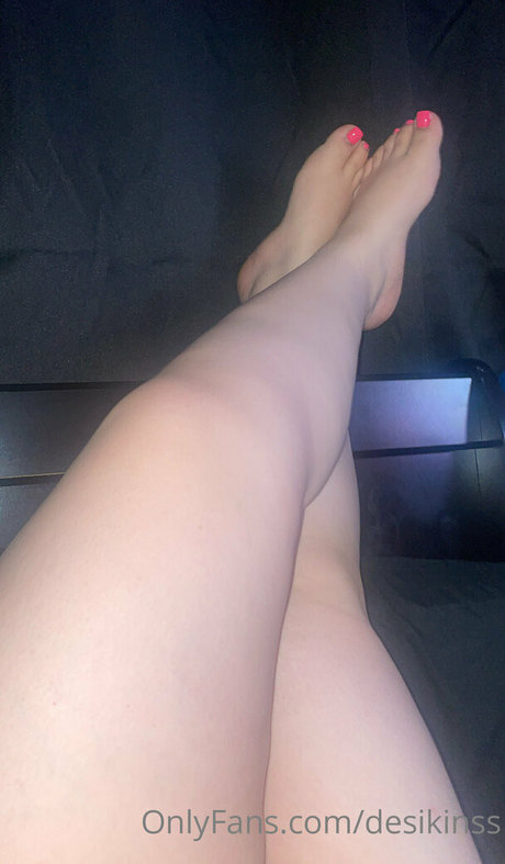 desikinss model erotic photo