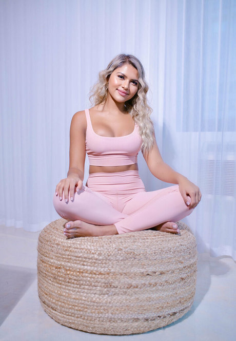 onlytaz model pretty image