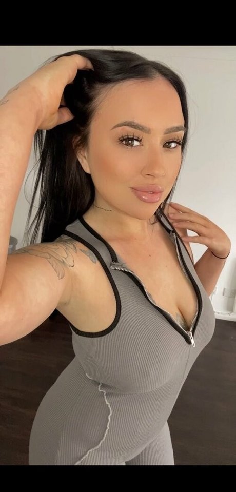 XRP Queen hd pornstar img