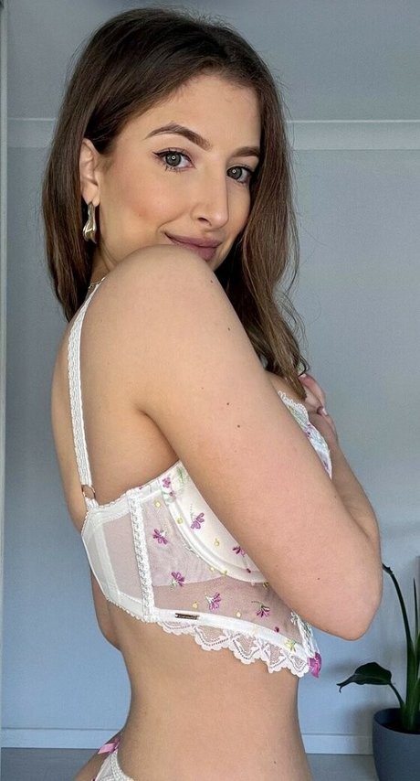 Bigb00biebible nudes star pic