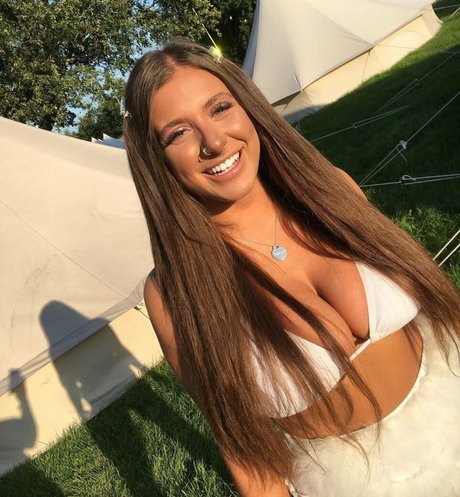 Beth G pornstar hot pic