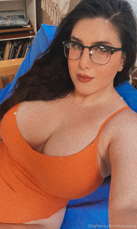 Moxymary model pornographic img