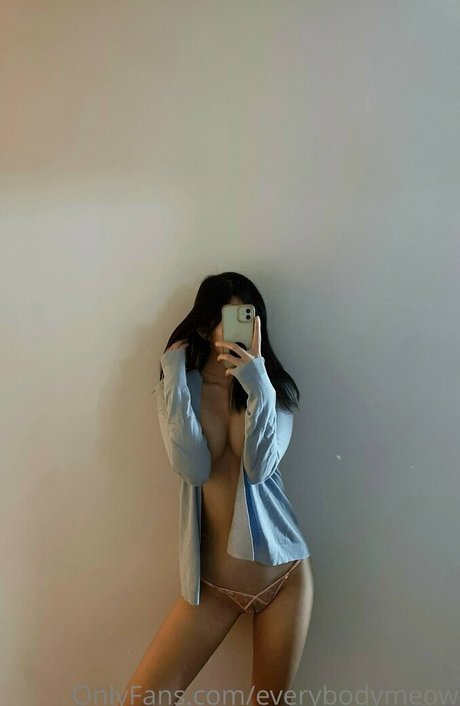 everybodymeow nude star image