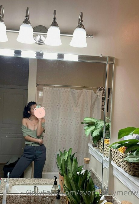 everybodymeow art model gallery