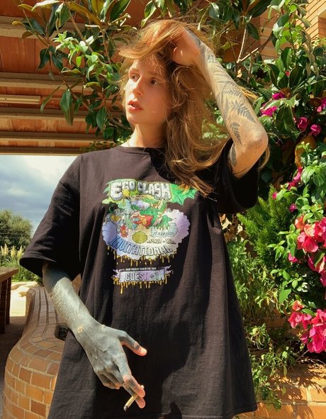 tropicannacookies best model pic