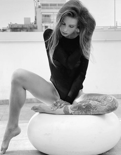 babe onlyfans pornographic pictures