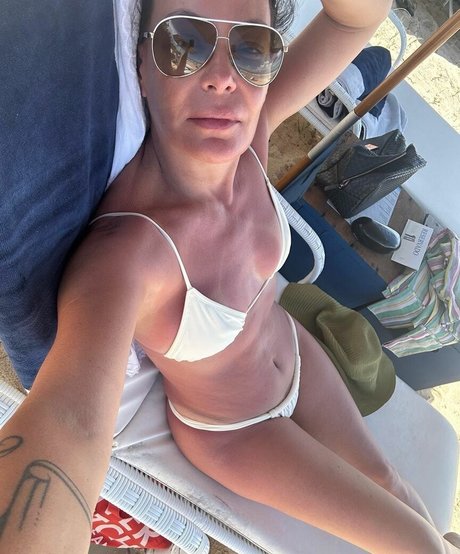 Carolina Ferraz art model image