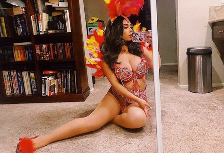 Thestarvasquez model hot archive