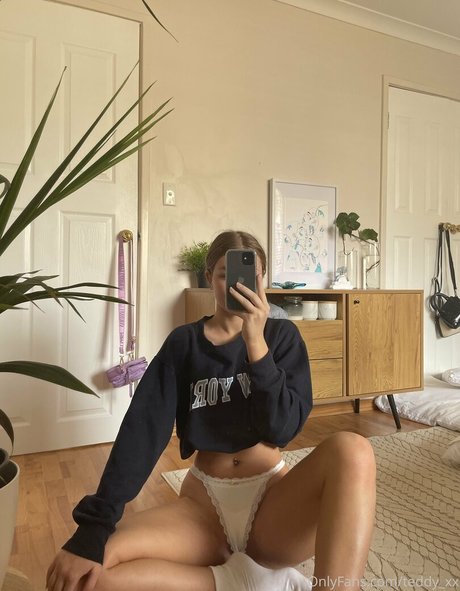 teddy xx pornstar pretty pic