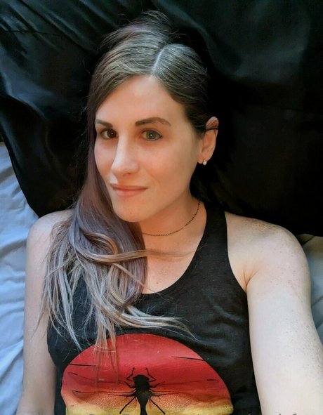 anneatomicfree model pretty pic