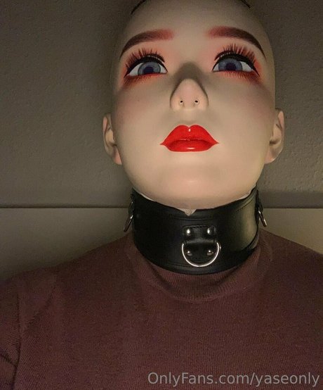 yaseonly nude model pic