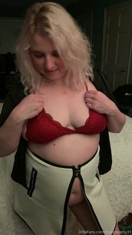 thatoneamy31 star xxx pic