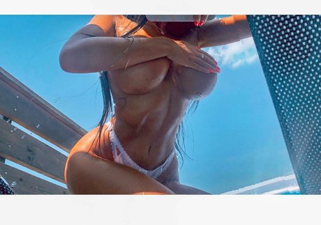 Adriane Linn star perfect img