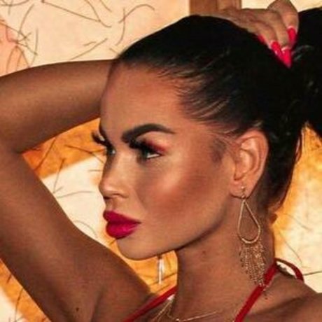 Adriane Linn hot star image