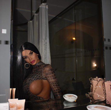 Adriane Linn star sexy images