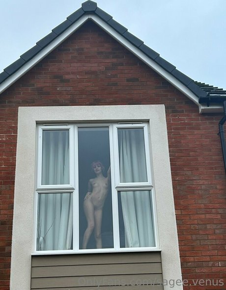 Sage Venus nudes actress images