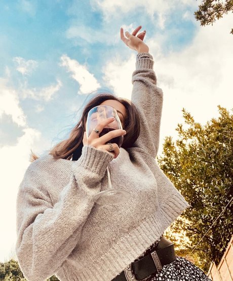 Anah Elisa art model photos