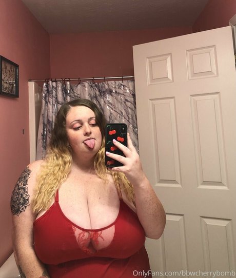 bbwcherrybomb sex model photo