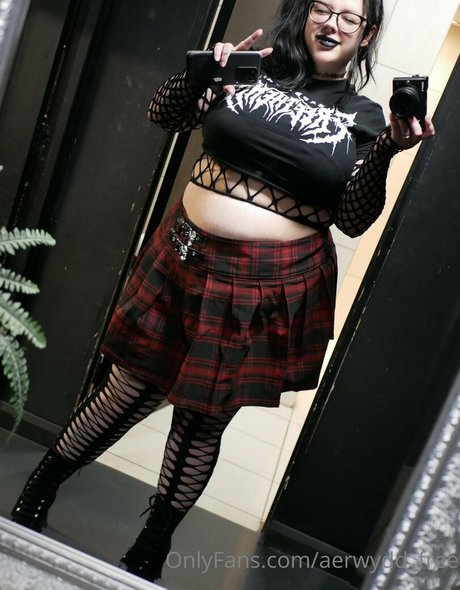 aerwydd free porn actress photo