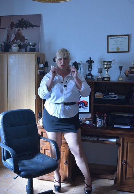 melodycharm1 hot actress img