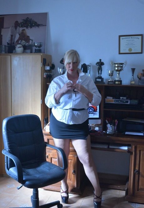 melodycharm1 porn actress image