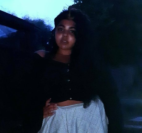 sillytilly exclusive pornstar pic