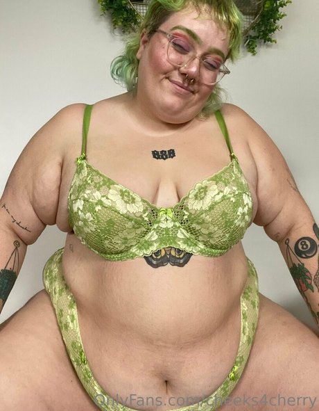 cheeks4cherry model porn img