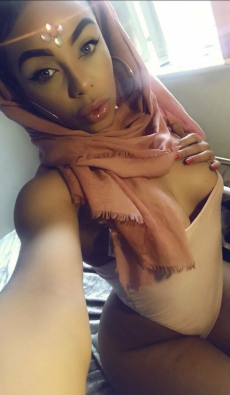 Madison Khan nude star images