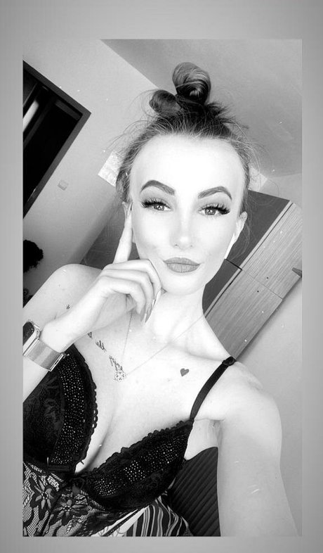 Sweet kejty model beautiful picture