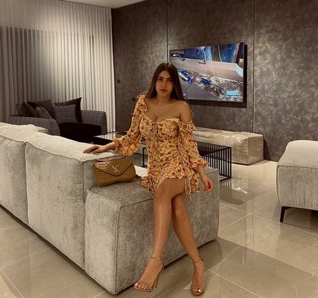 Meshi Malka star pretty pictures