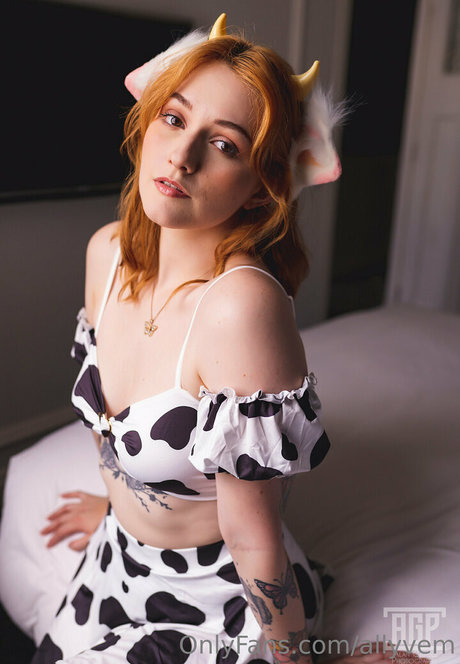 allyvem nudes star pictures