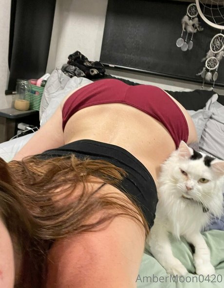 ambermoon7007 erotic actress image