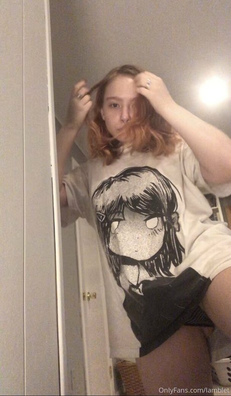 lamblet xxx model image