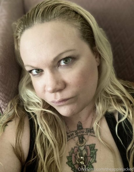 theapplejacked pornstar erotic picture