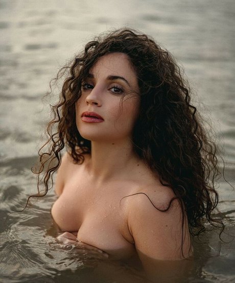 Smallcurlyfry model nude galleries